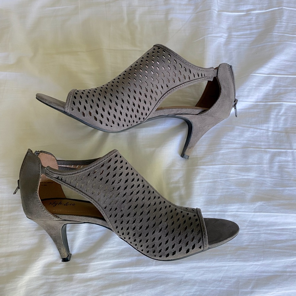 Gray Peep-Toe Heels with Kitten Heel